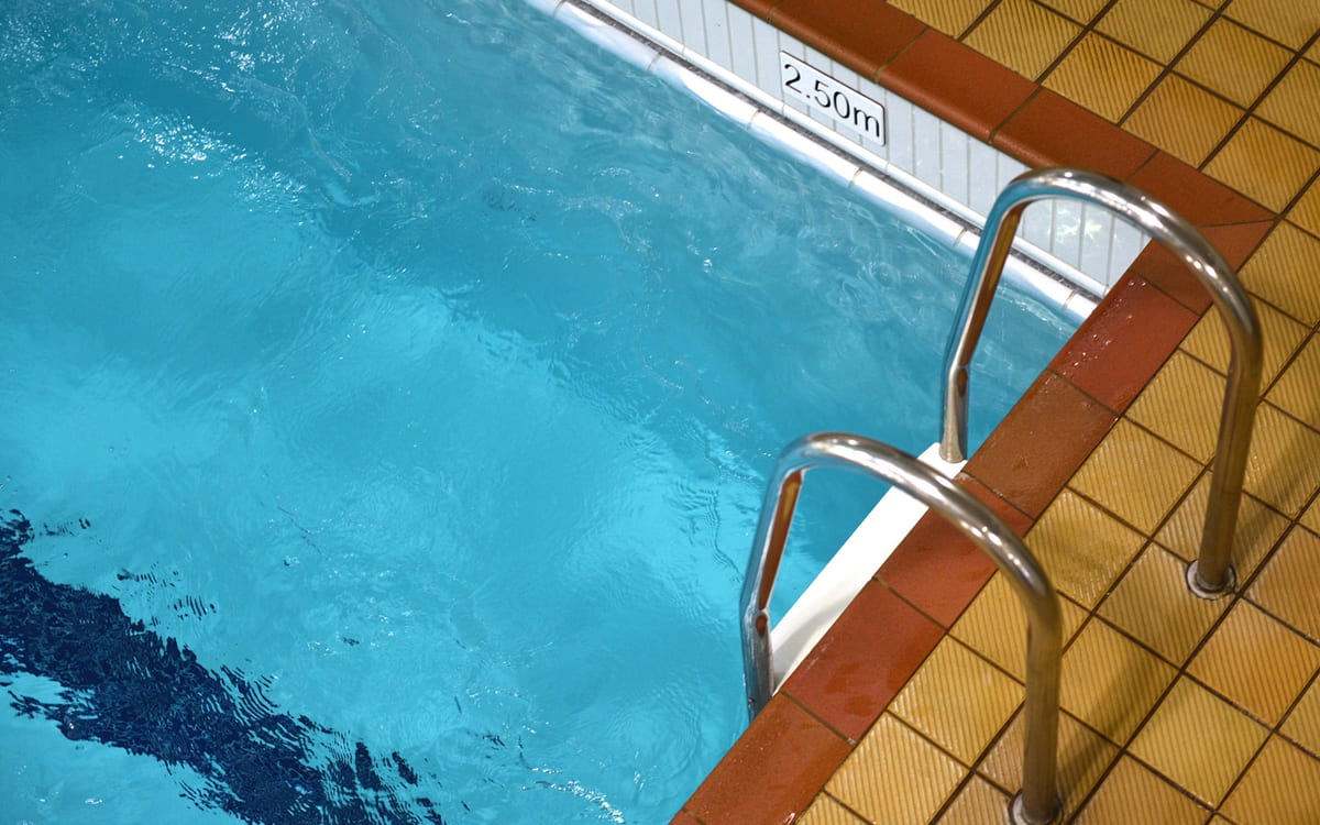 Petit déjeuner à la piscine Jean Taris